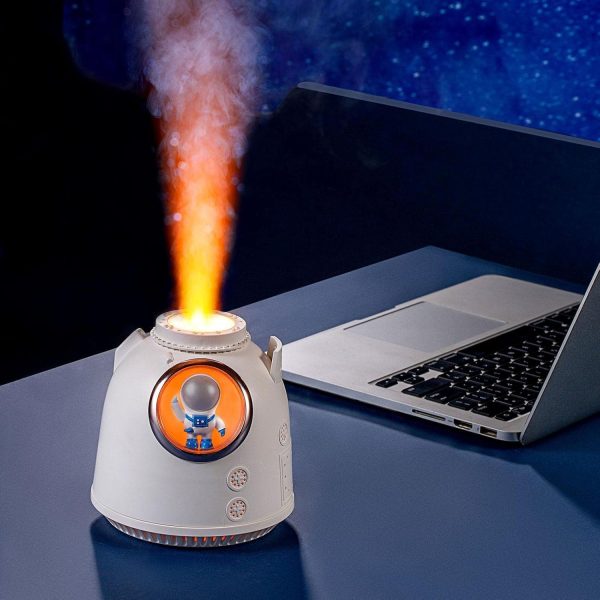 Astronaut Ultrasonic Air Humidifier – 260ml Mini Cool Mist, Night Light & Aroma Diffuser