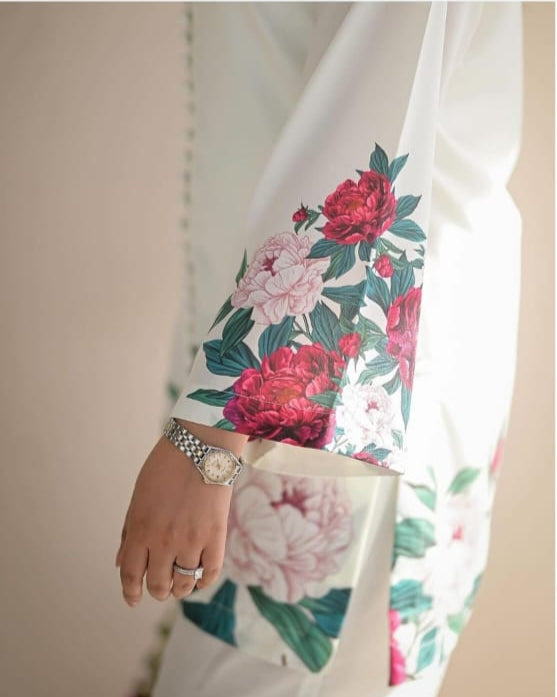 Veronica Replica 2-Piece Suit – Elegant & Stylish